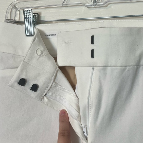 LOFT mod-rise white skinny cropped ankle pants - Picture 3 of 6